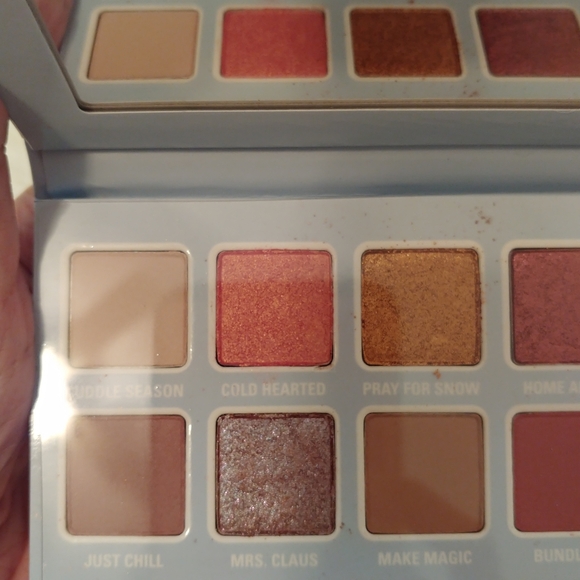 💖SALE! FIRM! KYLIE COSMETICS KYLIE JENNER CHILL BABY EYESHADOW PALETTE - Picture 8 of 15